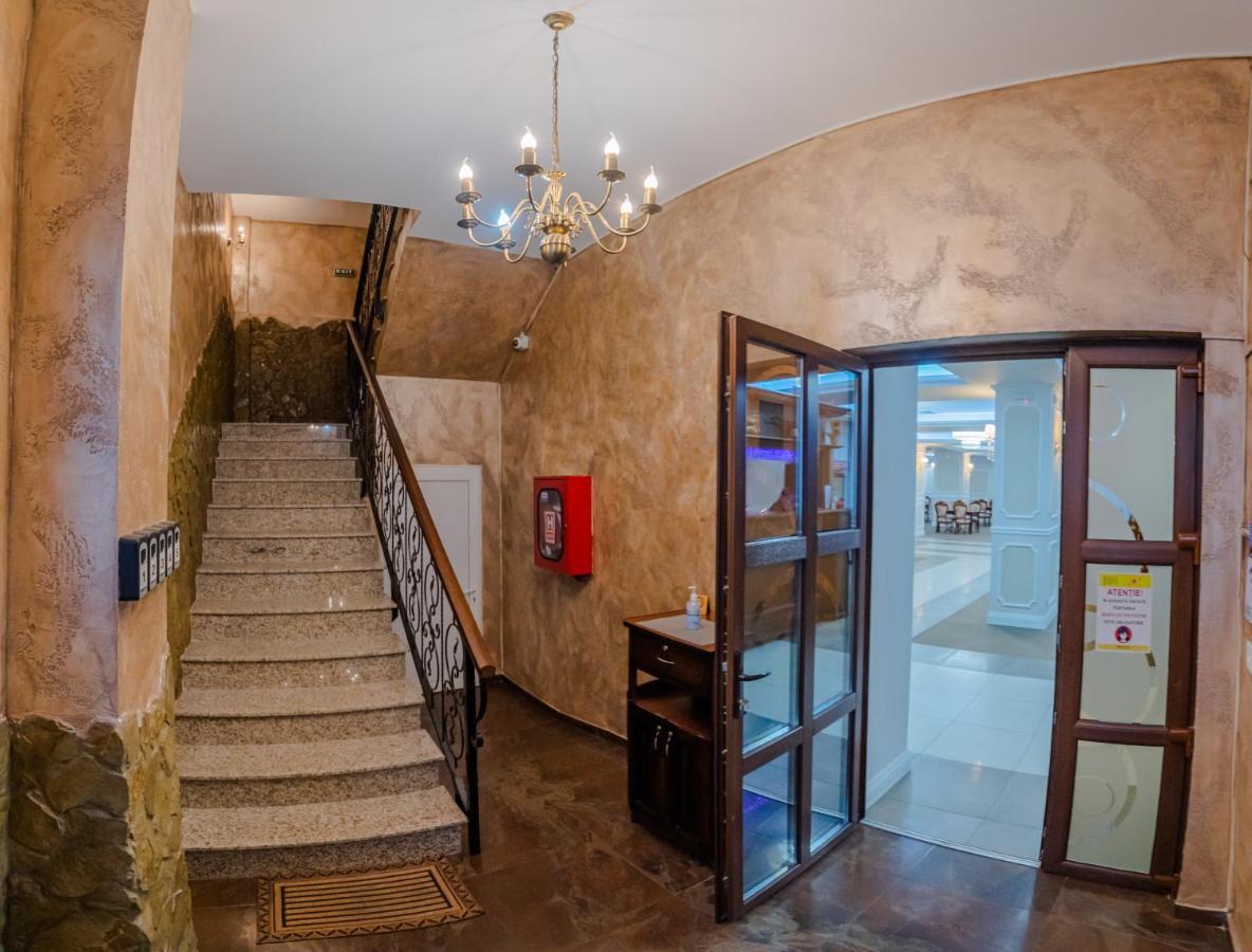 Hostel Parc Fălticeni Εξωτερικό φωτογραφία