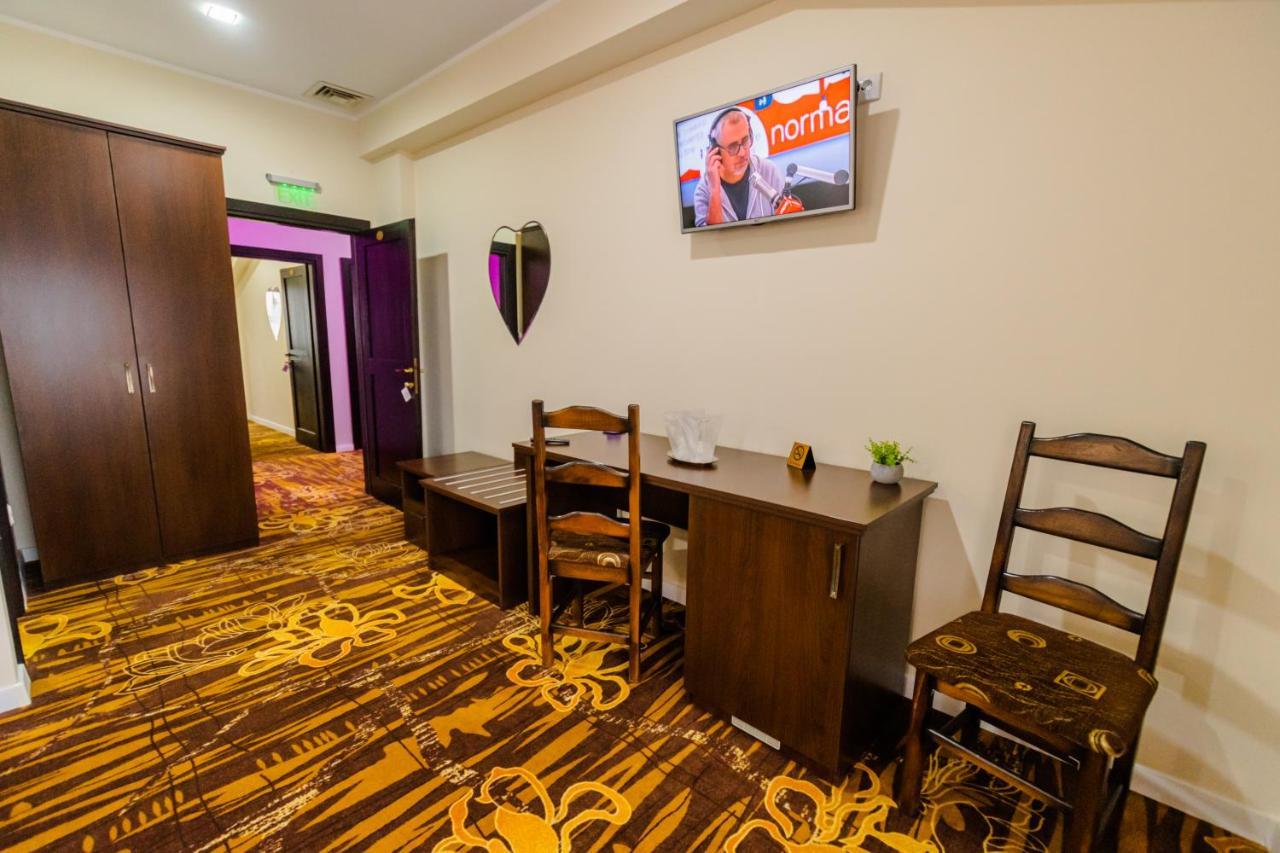 Hostel Parc Fălticeni Εξωτερικό φωτογραφία