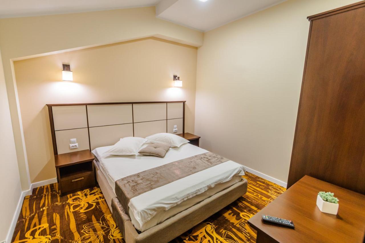 Hostel Parc Fălticeni Εξωτερικό φωτογραφία