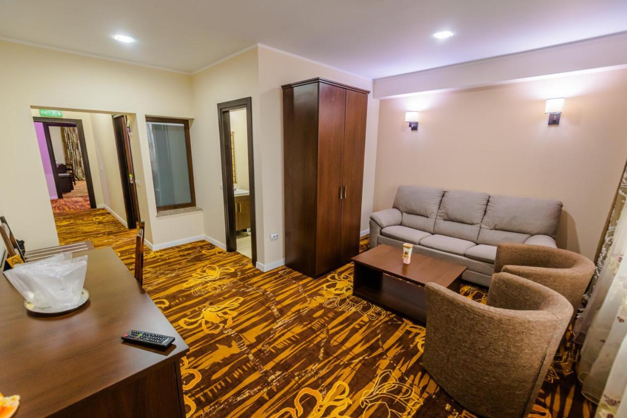 Hostel Parc Fălticeni Εξωτερικό φωτογραφία